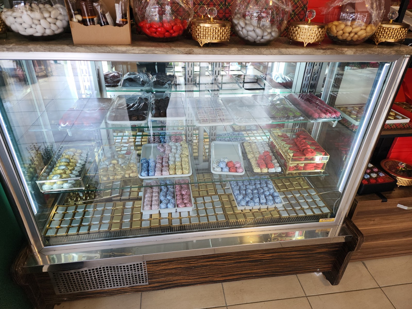 BİZİM ÇİÇEK EVİ ERTAŞ CADDESİ