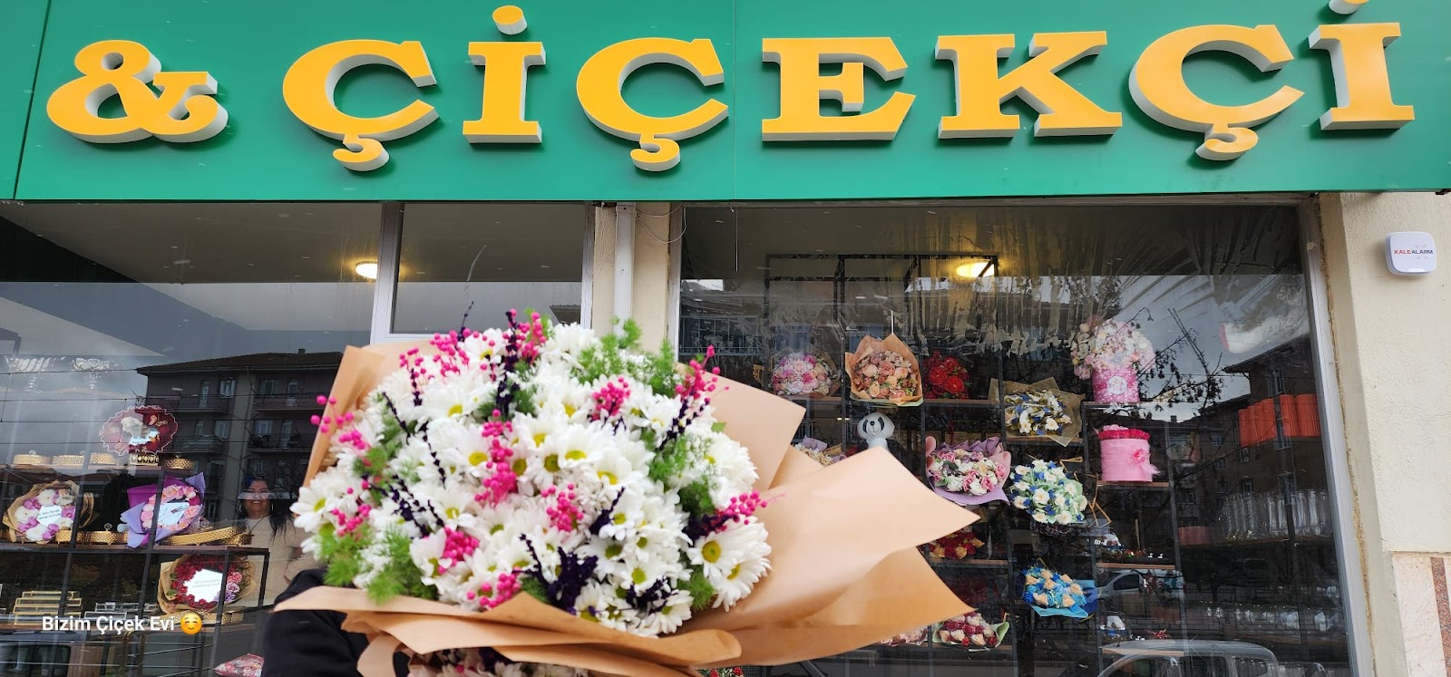 Bizim Çiçek Evi Ertaş Caddesi kır düğünü mekanı — Odunpazarı