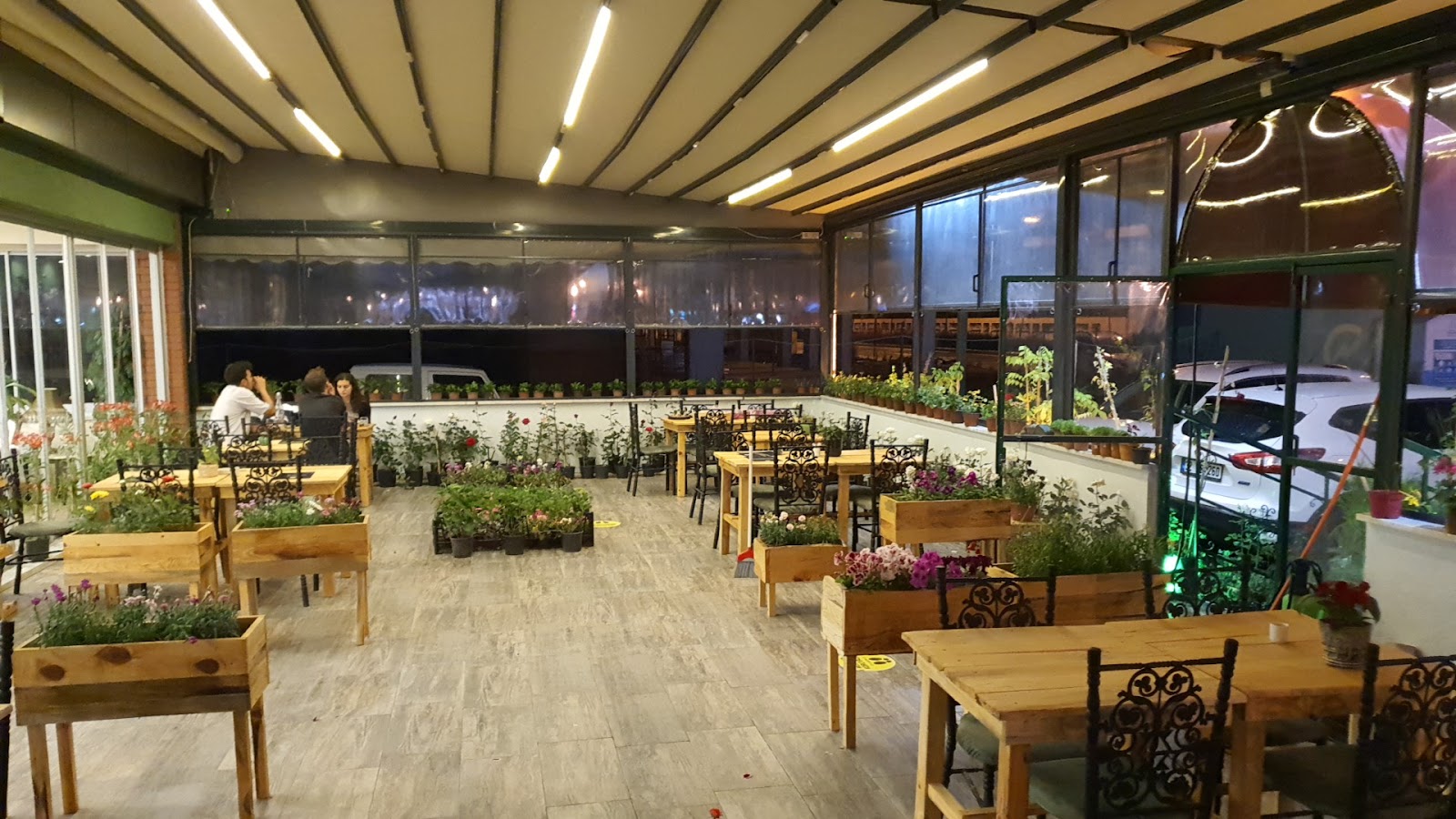 Sestra Floral Cafe & Çiçekçilik